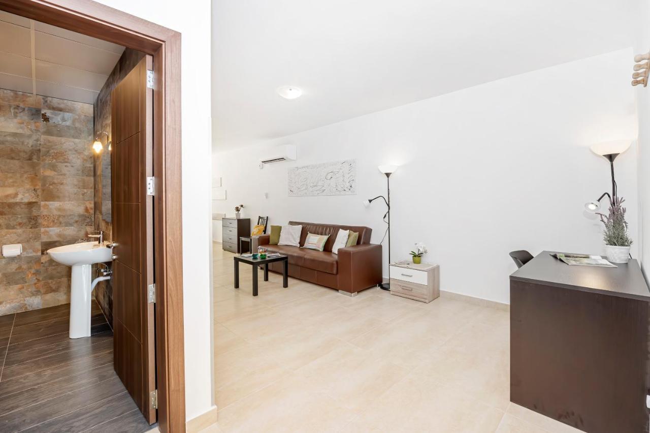Summer Breeze Comfort Sunny Apartments Close To The Sandy Beaches - By Getawaysmalta Меллиеха Экстерьер фото